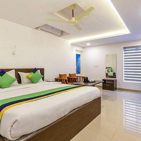 Treebo Trend Airport Avenue Plaza Cochin Airport Hotell Kochi Exteriör bild