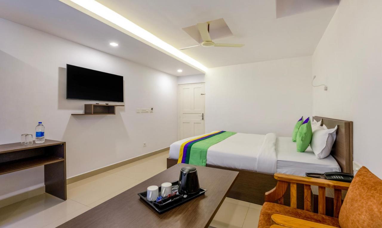 Treebo Trend Airport Avenue Plaza Cochin Airport Hotell Kochi Exteriör bild