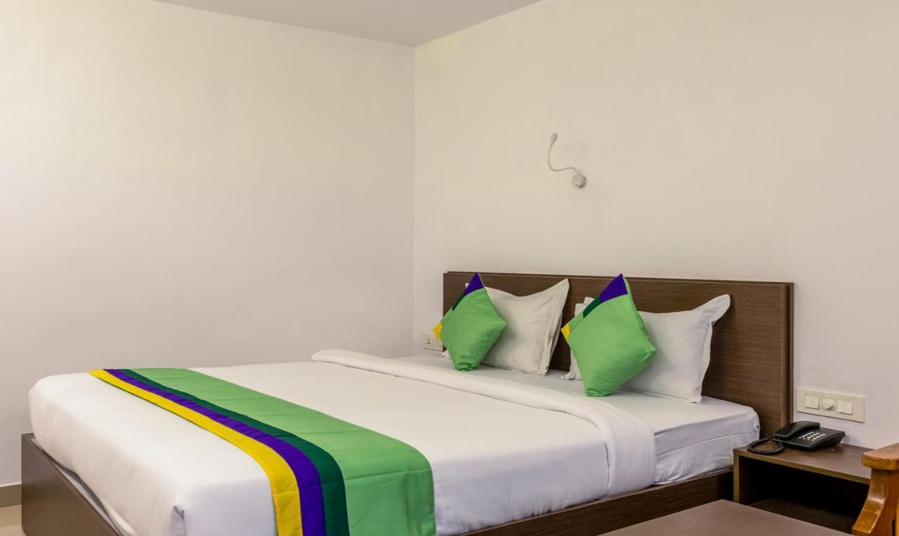 Treebo Trend Airport Avenue Plaza Cochin Airport Hotell Kochi Exteriör bild